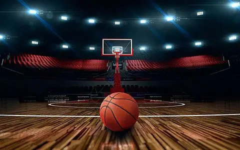 WNBA常规赛：洛杉矶火花 vs 达拉斯飞马，一场火星撞地球的对决，谁是真正的女篮女王？